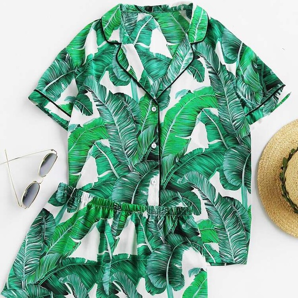 SHEIN Other - 3/15 Shein Palm Leaf Print Rever Collar Pajama Top